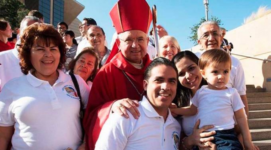 Arzobispo de los Ángeles a inmigrantes: Estados Unidos necesita sus dones y talentos