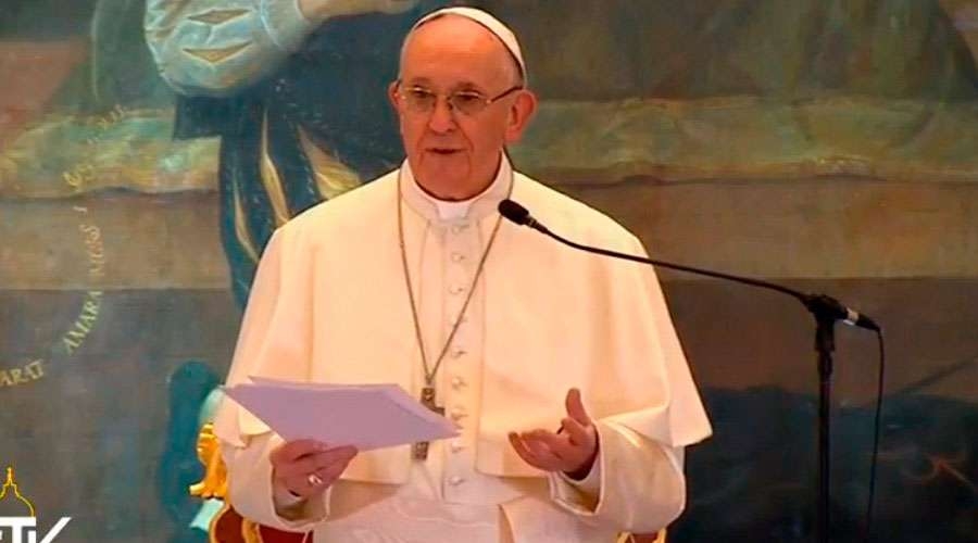 Papa Francisco: Iglesia defiende la vida desde vientre materno hasta su natural conclusión