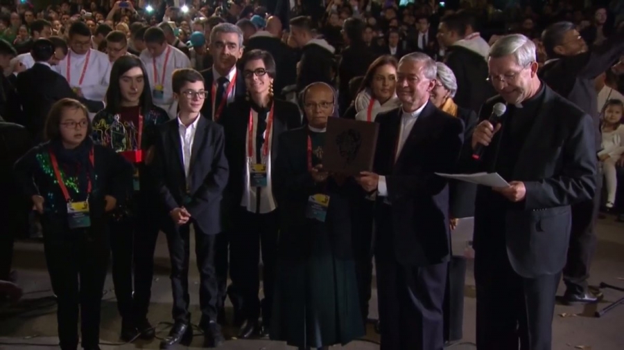 Francisco pide a matrimonios y religiosos recordar el primer amor de Jesús en su vocación