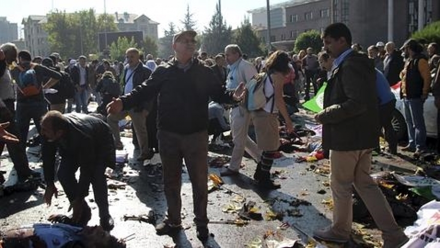 Francisco expresa su dolor por el atentado de Ankara