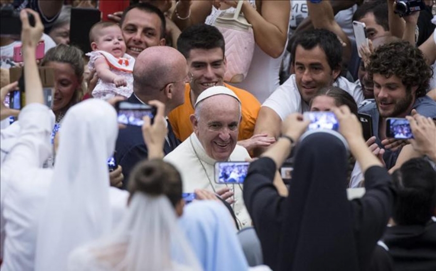 El Papa se reúne con jugadores de fútbol americano