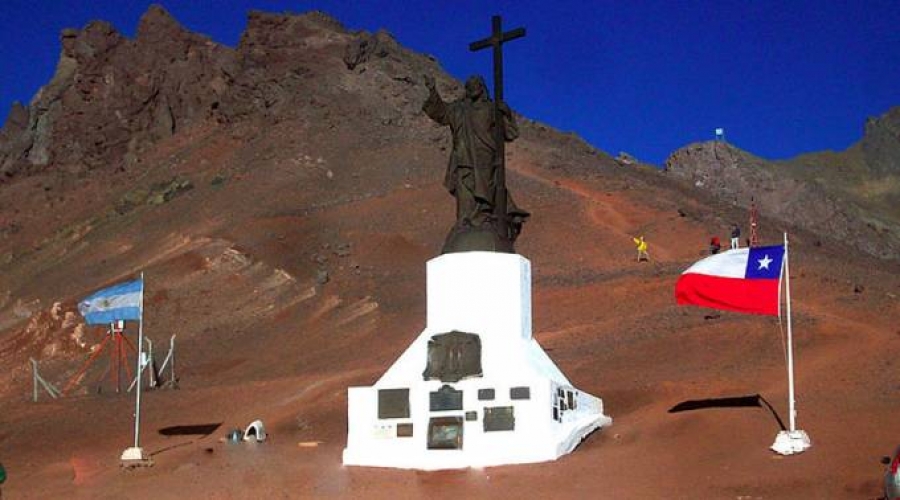 Recuerdan en Roma a cardenal que hace 30 años impulsó la paz entre Argentina y Chile