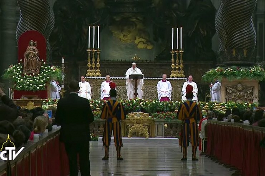 Vigilia Pascual: &#039;El Señor está vivo, queriendo resucitar a quienes han sepultado la esperanza&#039;