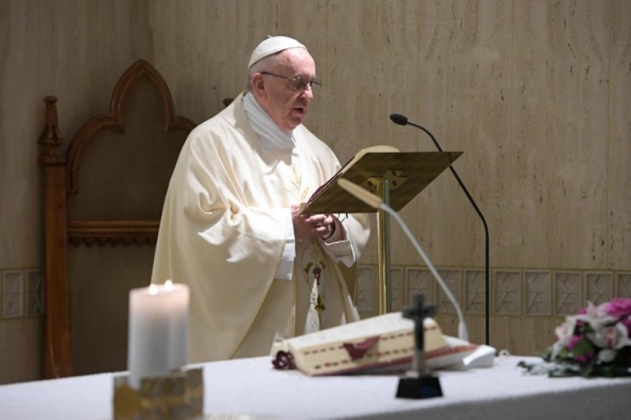 El Papa en Santa Marta exhorta: &#039;El testimonio cristiano sea sal y luz&#039;