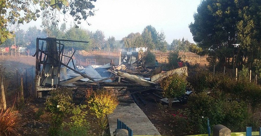 Profanan emblemática iglesia y destruyen imagen de Cristo en Chile
