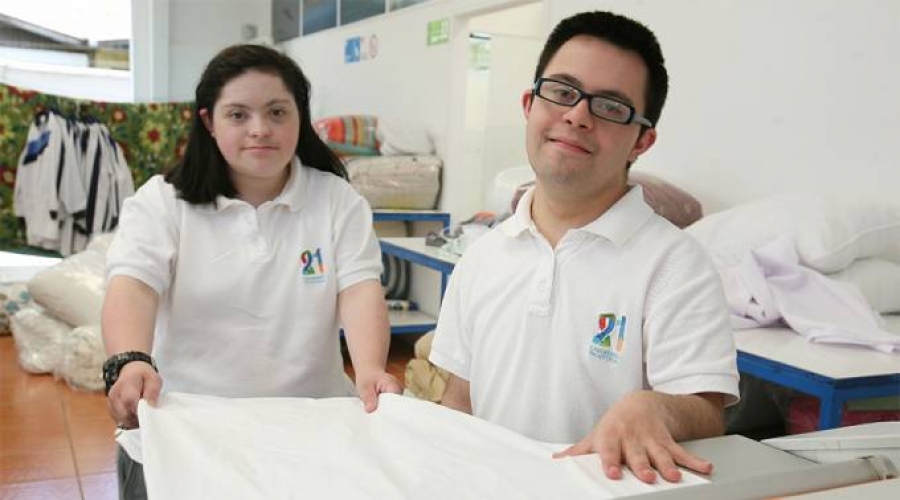 Arzobispado da trabajo a jóvenes con síndrome de Down en Chile
