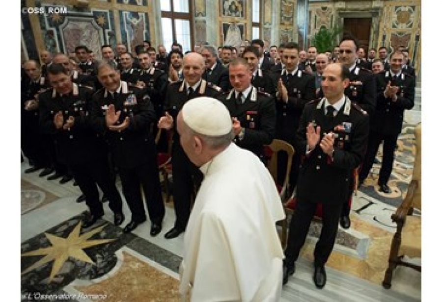 El Papa agradece la labor de la Compañía de Carabineros de Roma San Pedro