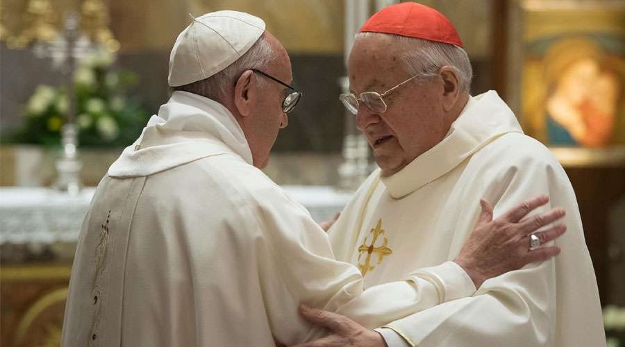 El Papa agradece al cardenal Sodano su servicio a la Iglesia en su 90 cumpleaños