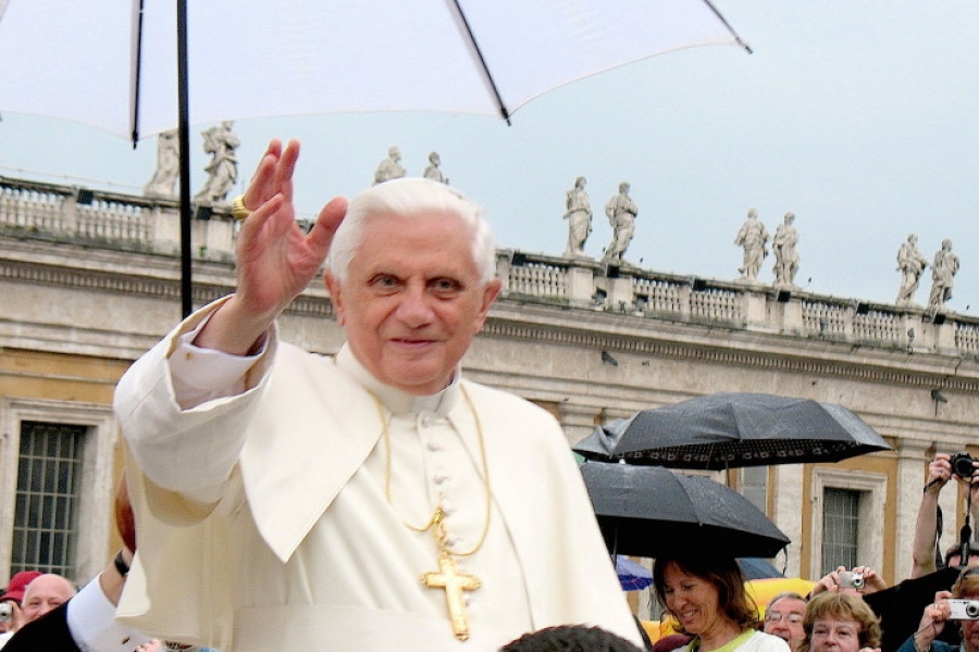 Benedicto XVI: «Nadie me ha chantajeado. Estoy débil pero no soy un fracasado»