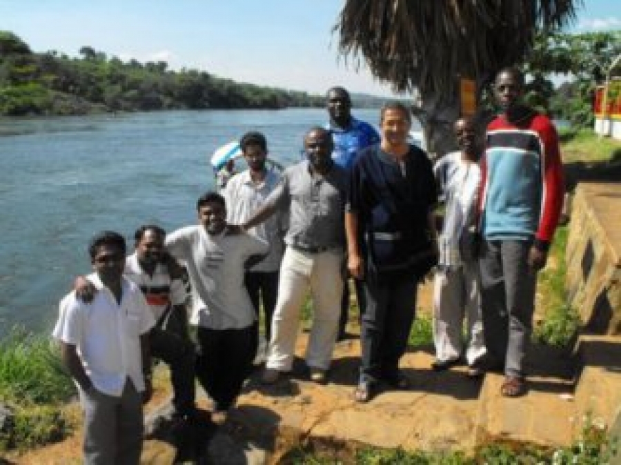 Cuando hasta lo básico falta… agua para dos seminarios de Uganda