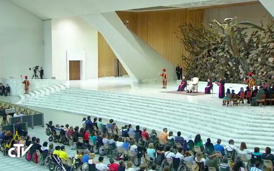 Histórico encuentro en el Vaticano del Papa con los enfermos de Huntington