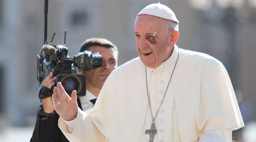 «Yo no estoy preocupado»: El mensaje de calma del Papa Francisco tras golpe en Colombia