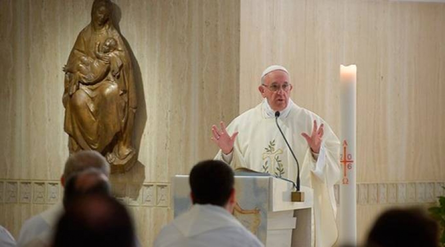 El Papa en Santa Marta: Quien no vive para servir, no sirve para vivir