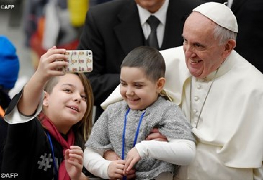 Carta del Pontífice a los obispos: «Protejan a los niños del mundo de los nuevos Herodes»