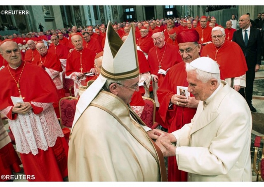 Francisco reitera la actualidad de la primera encíclica de Benedicto XVI: &#039;Deus caritas est&#039;