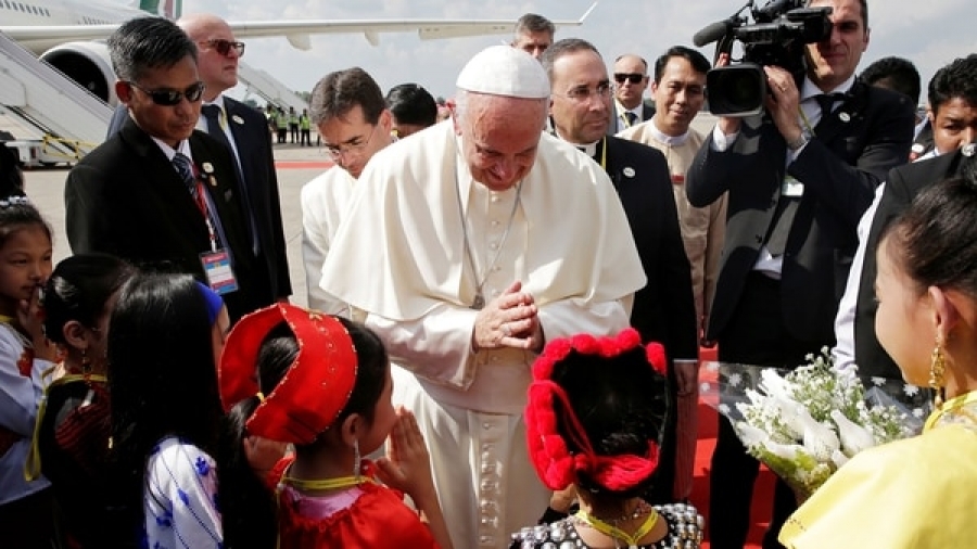 El Papa se reúne con jefe de las fuerzas armadas en Myanmar