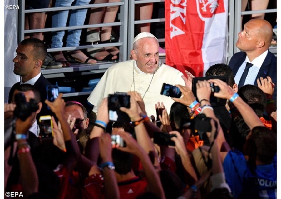 Papa Francisco a los voluntarios de la JMJ: «Con memoria y coraje, ustedes son la esperanza del futuro»