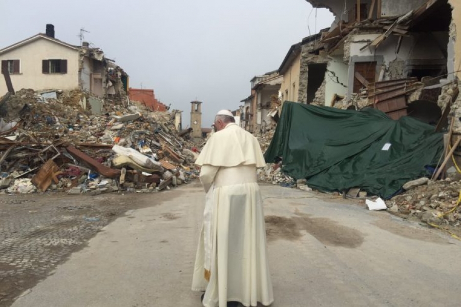 Francisco recibirá el 5 de enero a las víctimas del terremoto en Italia