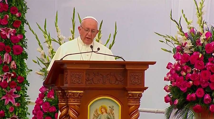 María es la puerta de Misericordia que nos lleva a Jesús
