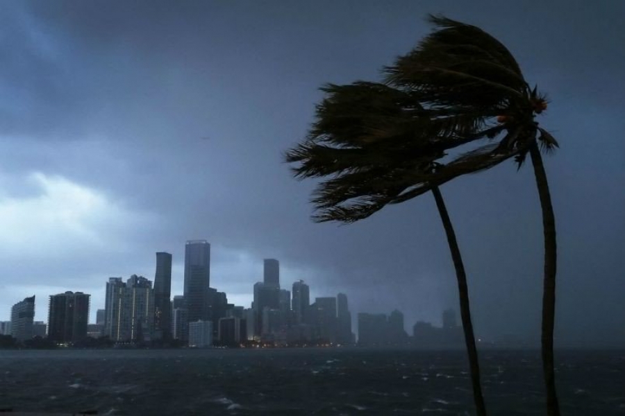 Obispos de Estados Unidos piden rezar y ayudar a víctimas de huracanes Irma y Harvey