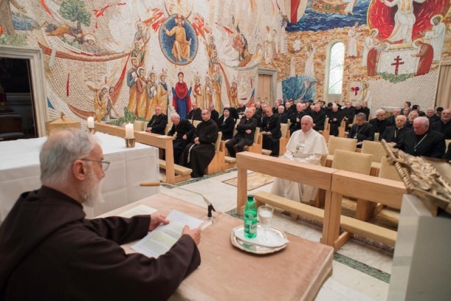 Segunda predicación de cuaresma del capuchino Cantalamessa: el Santo Padre participa