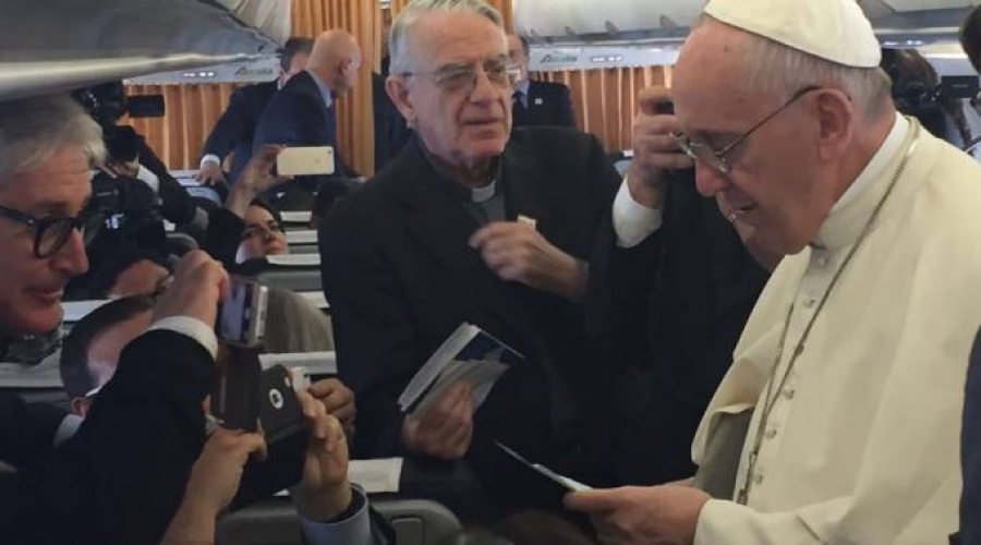 El Papa en la rueda de prensa al regreso de Lesbos: &#039;Daban ganas de llorar&#039;