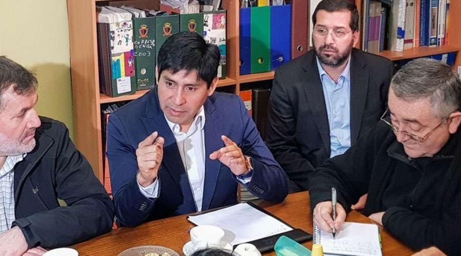 Obispo chileno recibe a familiares de mapuches en huelga de hambre para alentar diálogo