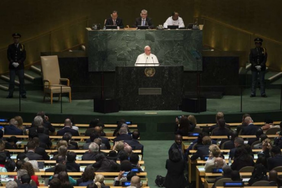 Tweet del Papa: «Animo a los líderes del mundo a que dejen de lado los intereses sectoriales»