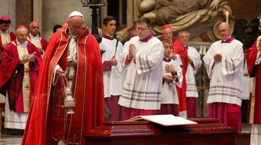 El Papa da último adiós a cardenal Dias, prefecto emérito de Evangelización de los Pueblos