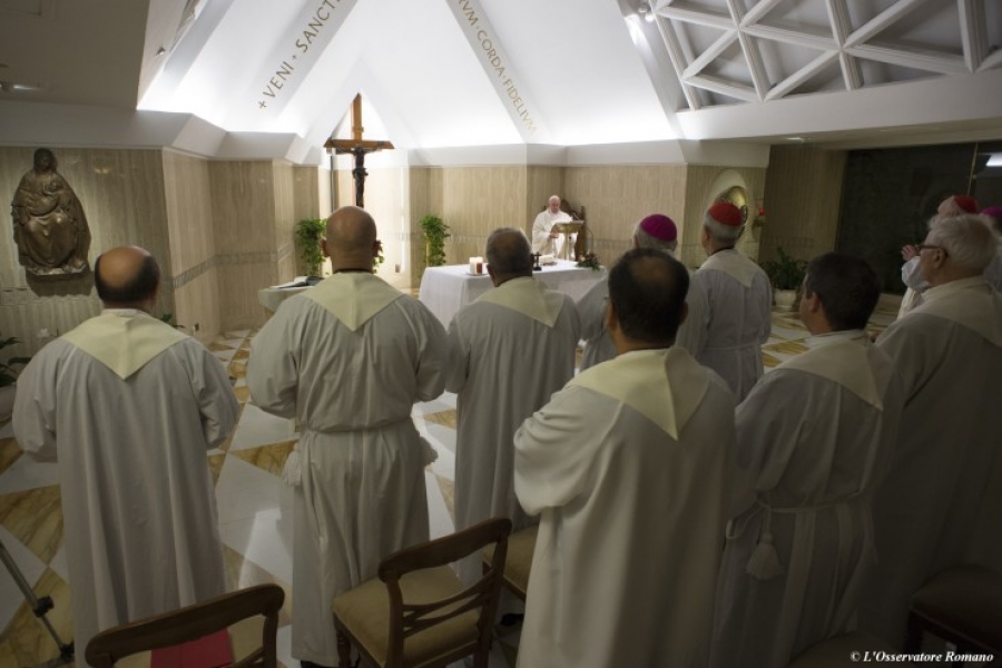 El Santo Padre en Santa Marta advierte de los &#039;trepadores&#039; en la Iglesia que buscan subir alto