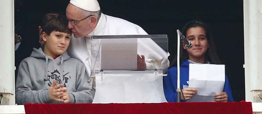 El Santo Padre anima a los jóvenes a ser instrumentos de paz