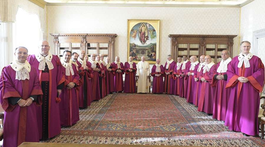 El Papa pide no caer en tentación de la burocracia en procesos de nulidad matrimonial