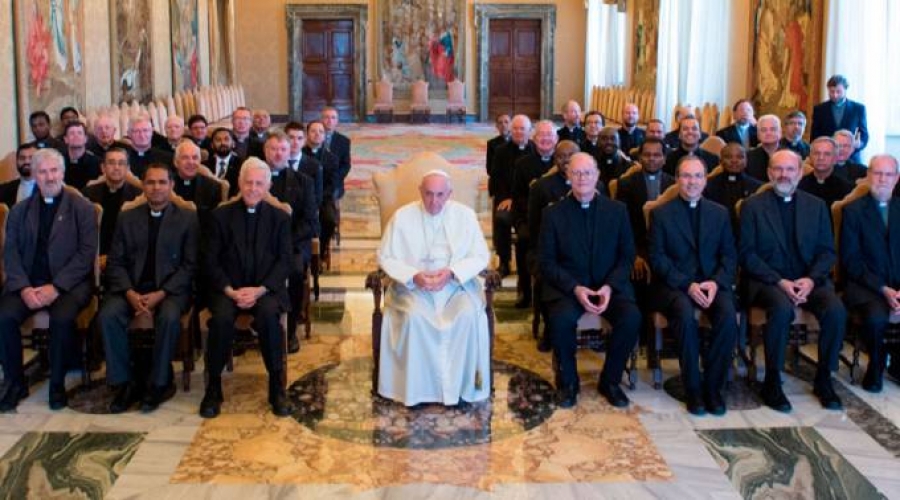 El Papa reitera a los sacerdotes de Schönstatt el lema de sus fundador: “Estad con el oído en el corazón de Dios y con la mano en el pulso del tiempo”