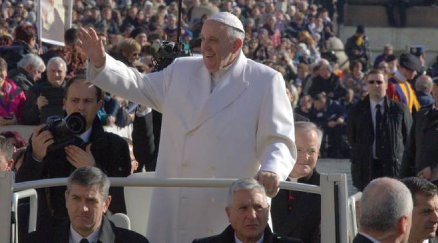 Papa Francisco: Que cada cristiano se comprometa a testimoniar a Jesús en su vida