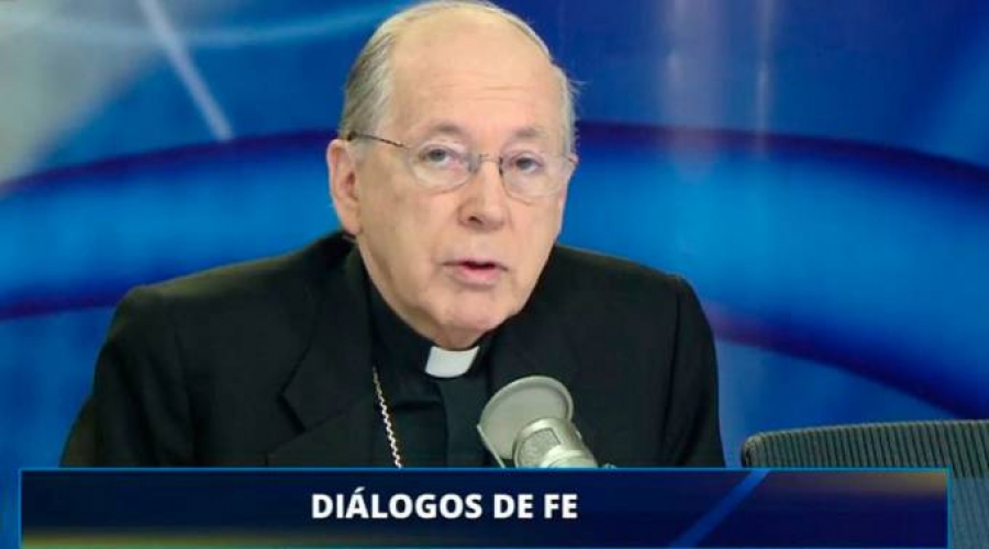 Cardenal Cipriani defiende el rol de los padres en la educación de sus hijos