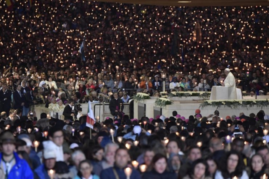 El Papa en la vigilia: &#039;Seamos con María signo de la misericordia de Dios&#039;