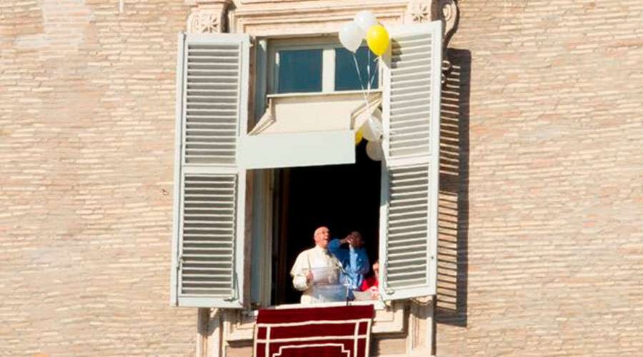 Jóvenes italianos emocionan al Papa con esta carta