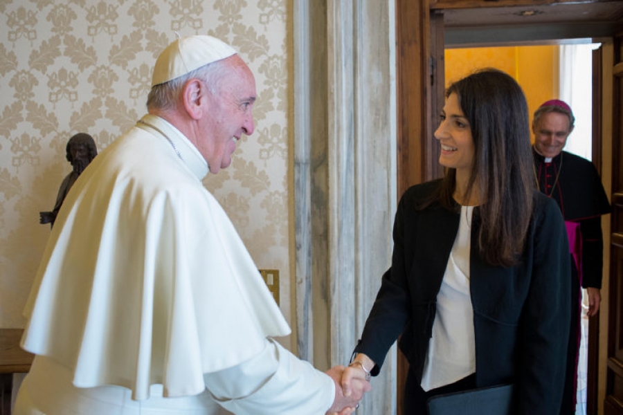Francisco se reúne con la nueva alcaldesa de Roma