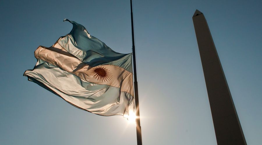 Urge afrontar alta tasa de desempleo y deuda «astronómica» de Argentina, dice arzobispo