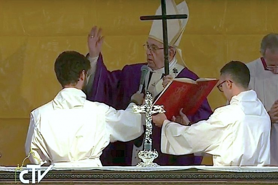 El Papa en el día de los difuntos: &#039;La tristeza se une a la esperanza de la Resurrección&#039;