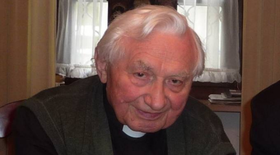 Acusan al hermano de Benedicto XVI de encubrir abusos contra más de 500 menores