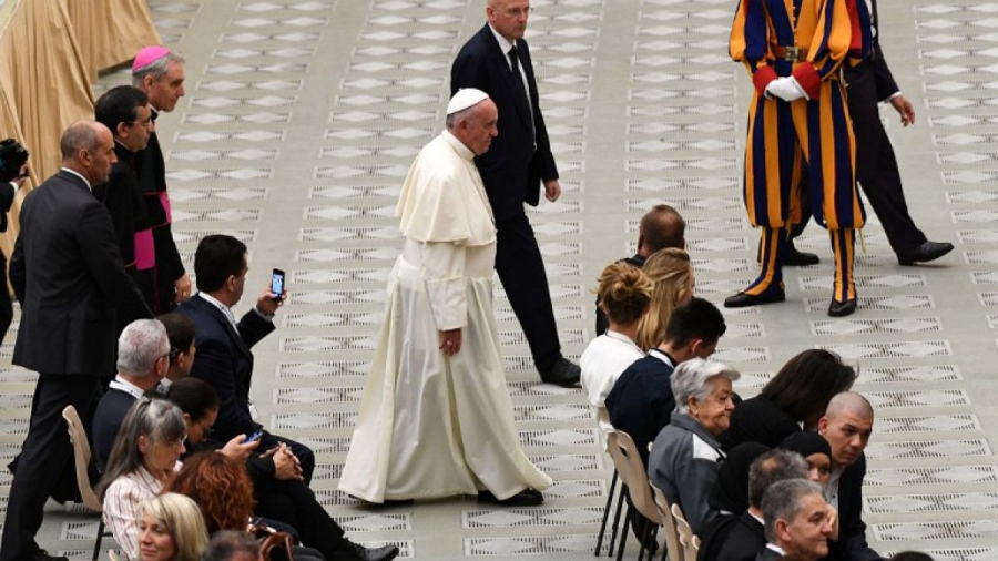 El Papa a los familiares de las víctimas del terrorismo en Niza: respondan al odio con el amor de Dios