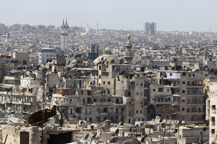 Primer árbol de Navidad en Alepo tras 5 años de guerra en Siria