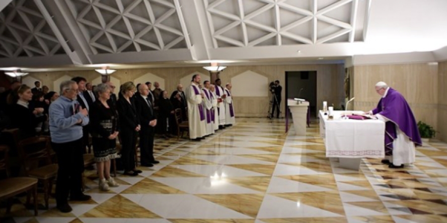 Papa Francisco en Santa Marta: «Detenedse para descubrir la belleza de Dios»