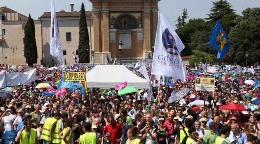 Anuncian multitudinaria manifestación pro familia y contra «matrimonio» gay en Italia