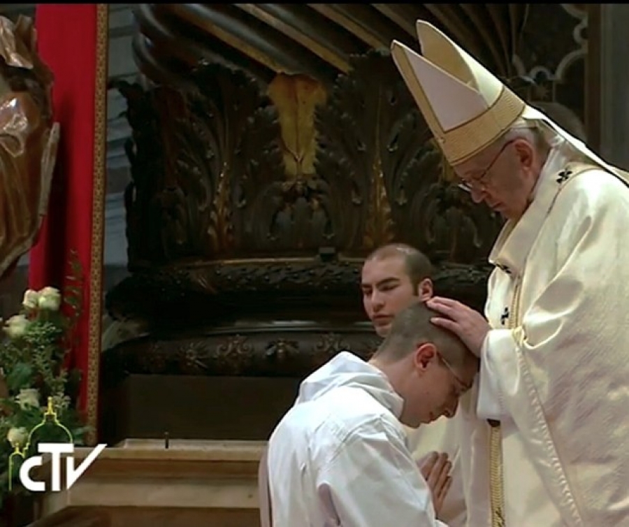 El Santo Padre consagra a 11 diáconos y les pide: &#039;Sean misericordiosos, muy misericordiosos&#039;