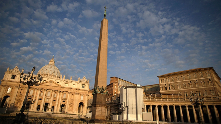 Voraz incendio en Roma levantó columna de humo negro sobre el Vaticano