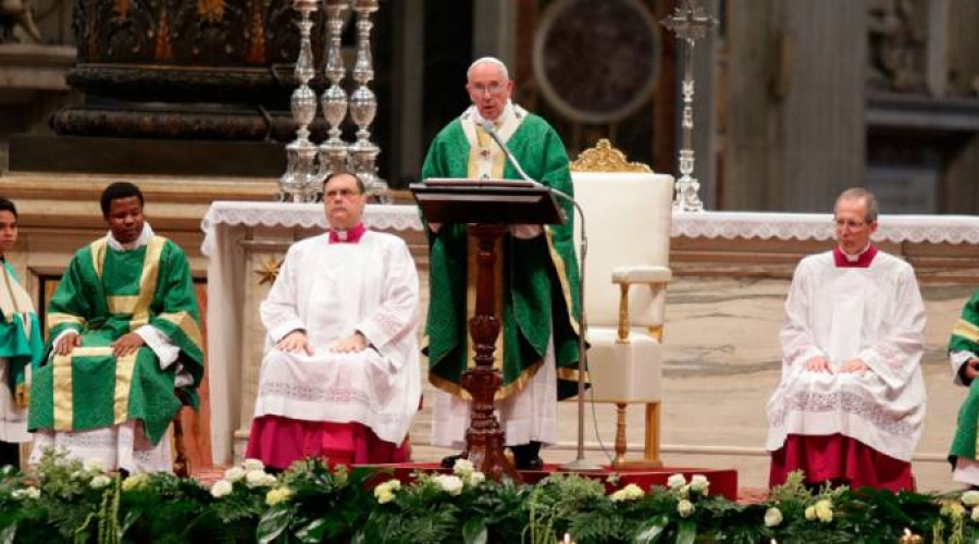 El Santo Padre afirma que &#039;Dios bendice al matrimonio que se ama en la unidad y en la indisolubilidad&#039;