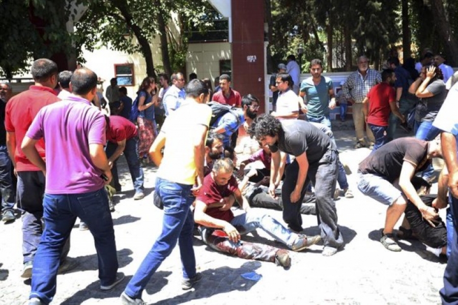 Turquía: al menos 34 muertos en dos atentados contra convoyes militares