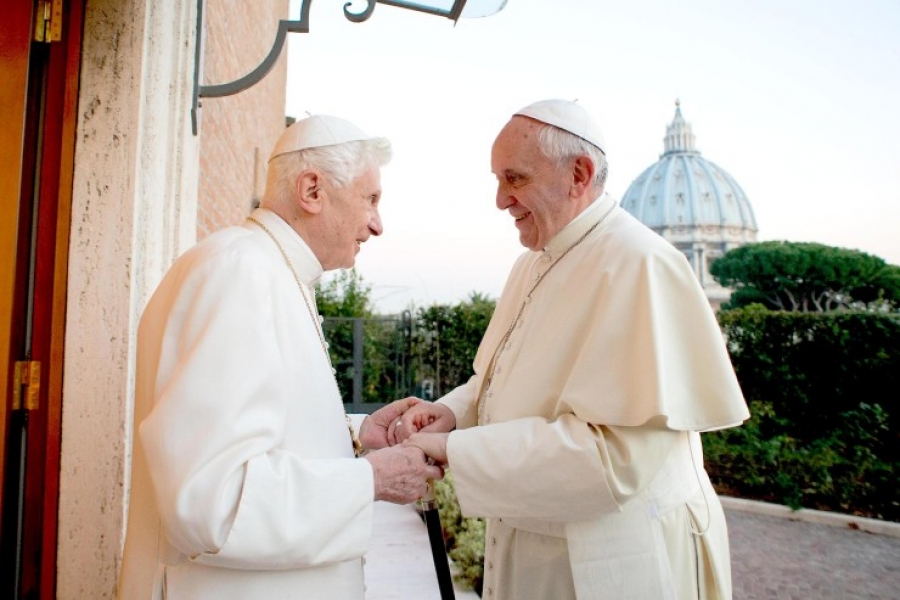 Tres años atrás Benedicto XVI presentó su renuncia